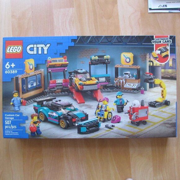 LEGO CITY: Custom Car Garage 60389 NEW